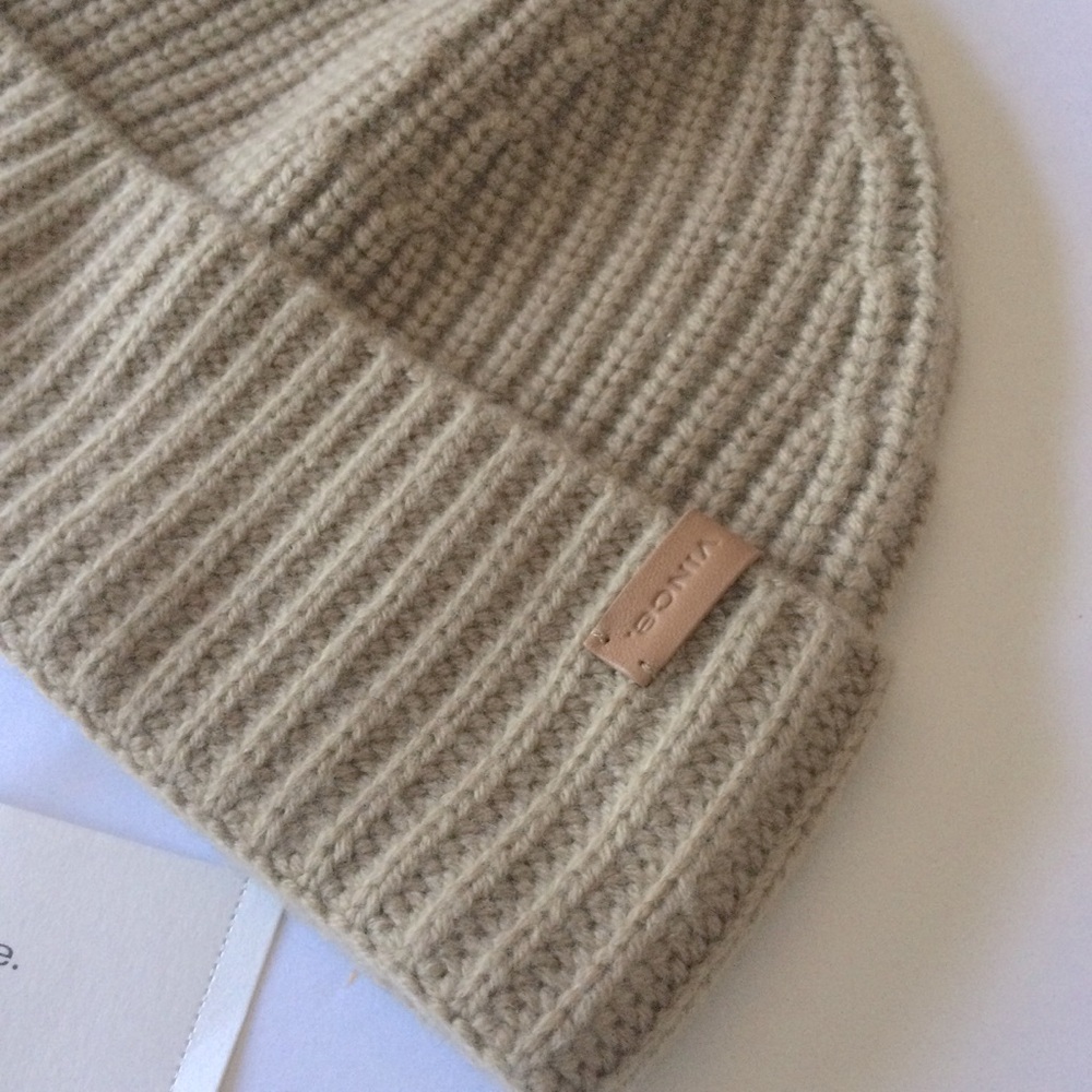 VINCE SHAKER STITCH BEANIE WOOL AND CASHMERE CAMEL OS UNISEX NWT - Picture 7 of 8